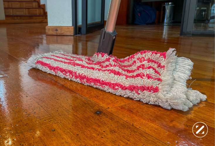 limpiar pisos de madera con mopa sprint