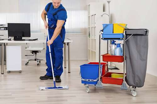 Herramientas de limpieza profesional que facilitan la limpieza en entornos comerciales